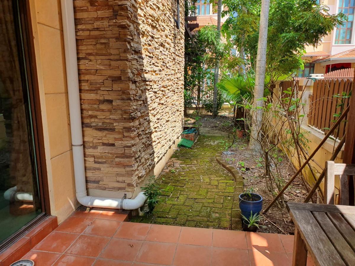 Eden Cosy Living Batu Ferringhi Exterior foto